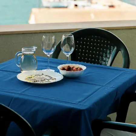 Franov Butique - One Bedroom With Sea View Ana Apartman Kali