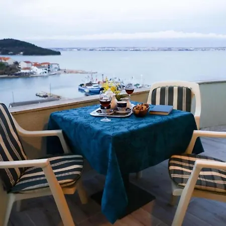 Franov Butique - One Bedroom With Sea View Ana Apartman *