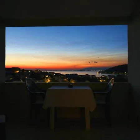 Franov Butique - One Bedroom With Sea View Ana Apartman Kali